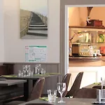 Le Chatel Отель Руайя