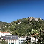 Le Chatel Отель 2*