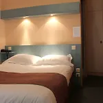 Otel Le Chatel 2*