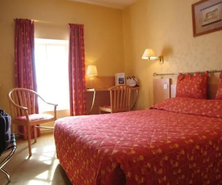 Le Chatel 2* رويات